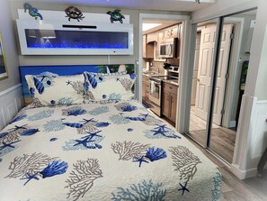 2 makuuhuonetta, työpöytä, silitysrauta/-lauta, ilmainen Wi-Fi