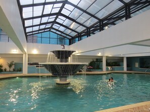 Sisäuima-allas, lämmitetty uima-allas