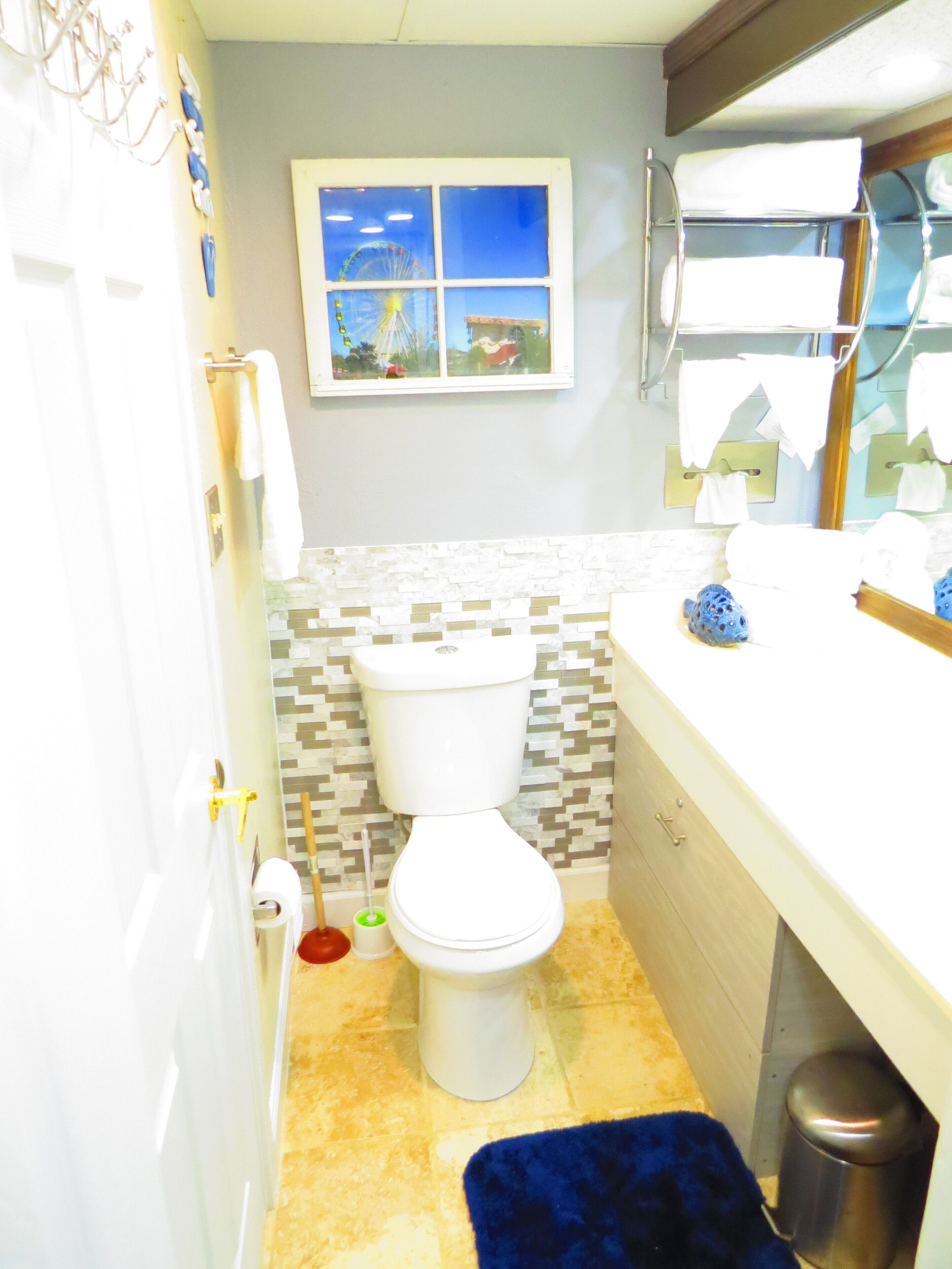 Myrtle Beach Front QUEEN Suite Corner Condo @ Lndmrk resort 14 FLR Near Airport