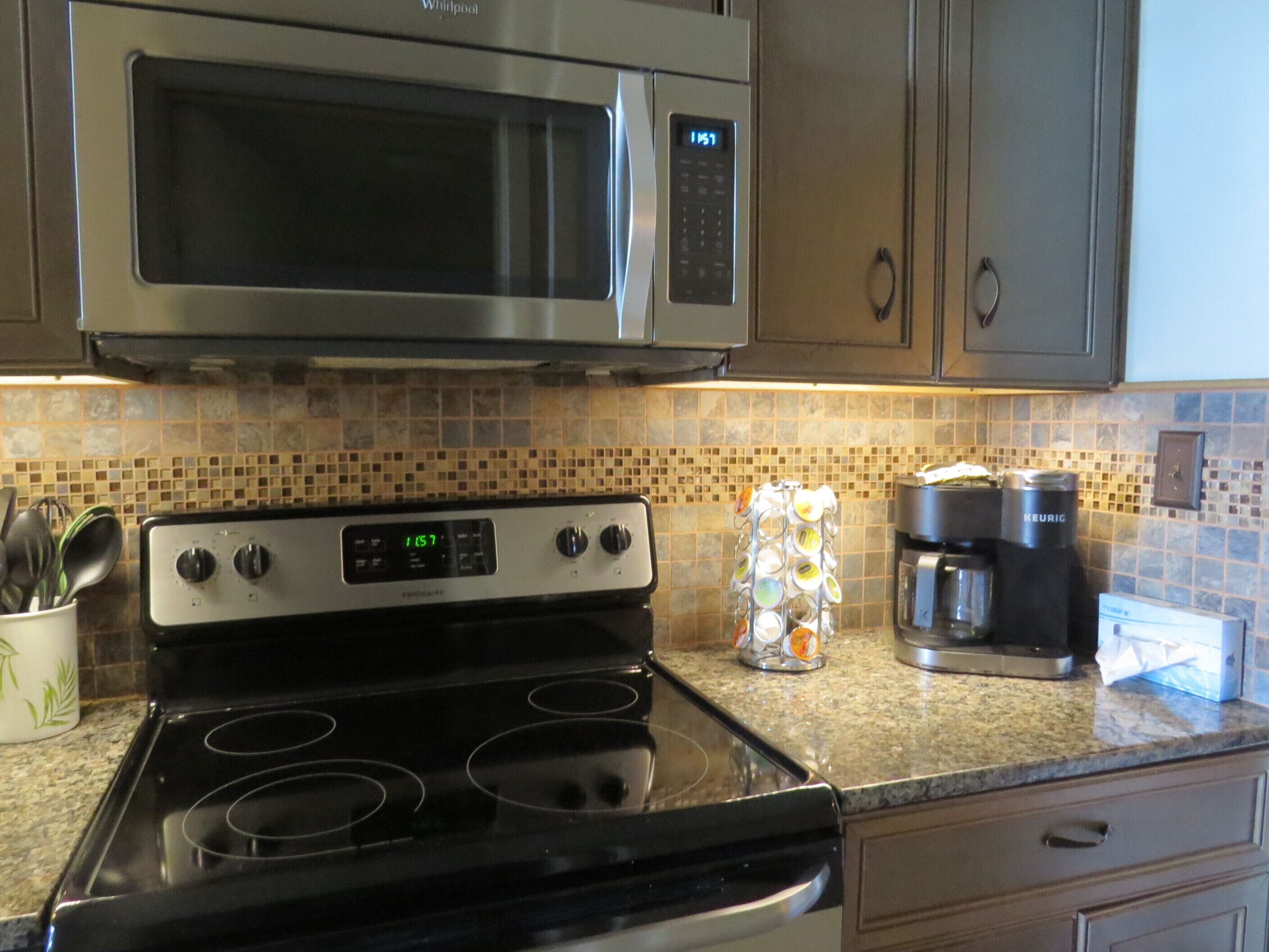 Myrtle Beach Front QUEEN Suite Corner Condo @ Lndmrk resort 14 FLR Near Airport