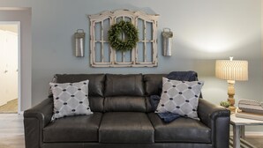 Unclassified image, 4 of 36, button - Comfort Cottage (Branson)