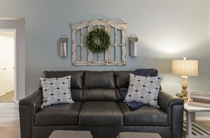 公寓客房 (Comfort Cottage - Remodeled - POOL  -) | 外觀