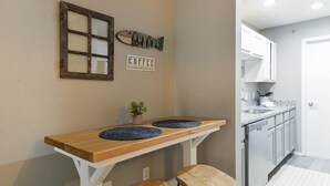 Unclassified image, 3 of 36, button - Comfort Cottage (Branson)