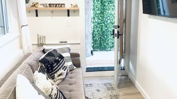 Una Smart TV, libros