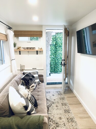 Private Hideaway close to Downtown Napa and Bottlerock! $2600-2900 monthly