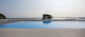 Comfortable Apartment | Balcony, Pool, Air Conditioning