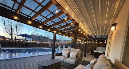Exclusive Retreats 6 Bedroom 6 Bath Desert Paradise with Private Heated Pool