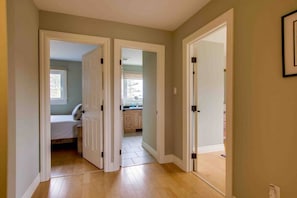 4 Schlafzimmer, Schreibtisch, Bügeleisen/Bügelbrett, kostenloses WLAN