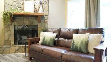 Smart TV, fireplace, video games