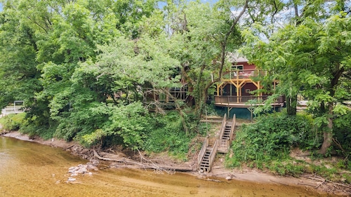 Near WCU~Fire Pit~Hot Tub~Game Room~River Front!