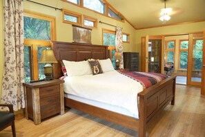 4 Schlafzimmer, Schreibtisch, Bügeleisen/Bügelbrett, kostenloses WLAN