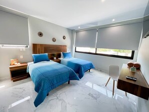 1 bedroom, in-room safe, desk, iron/ironing board