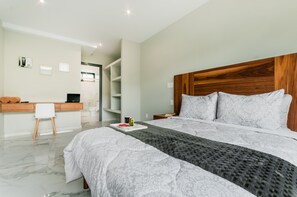 1 bedroom, in-room safe, desk, iron/ironing board