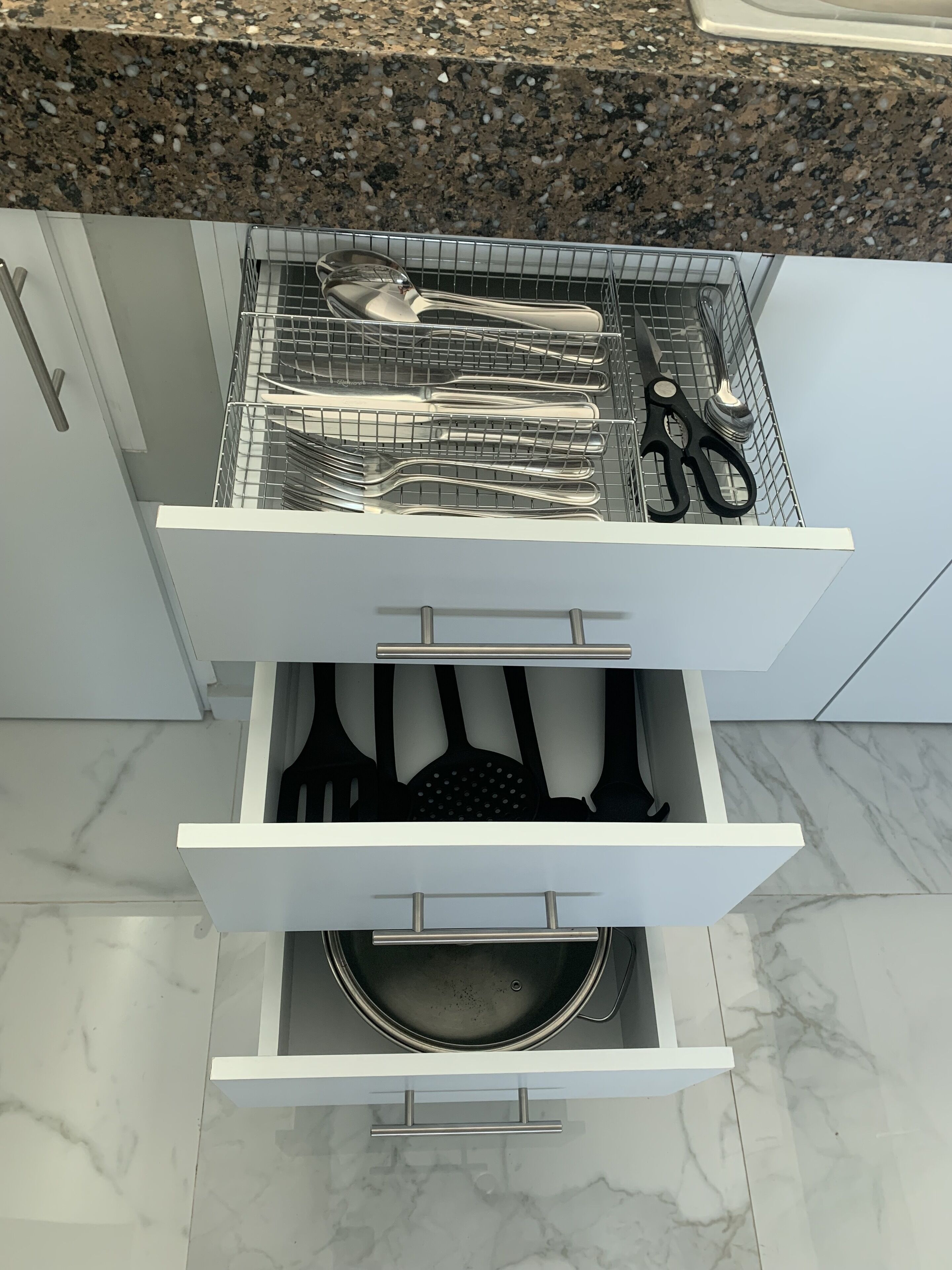 COZY 2 BR LEVEL Condo, fully equiped with high speed wifi.