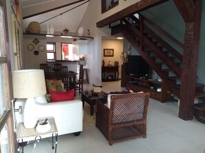 Fernseher, Tischfußball