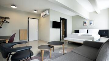 Executive Room | Egyptian cotton sheets, premium bedding, memory foam beds, minibar
