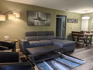 Condo (Lee's Lane - NO STAIRS!! - Great view) | Living room | TV - Lee's Lane (Branson)