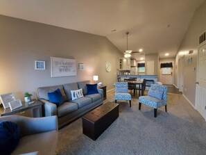 TV, DVD player, offices - Placid Place Walk to Marina Fishing (Branson)