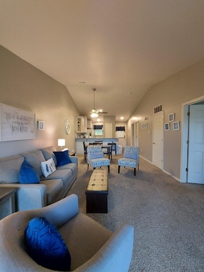 TV, DVD player, offices - Placid Place Walk to Marina Fishing (Branson)