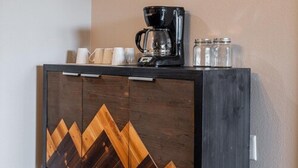 Apartamento (The Timberland - REMODELED - Everythi) | 3 dormitorios y wifi gratis