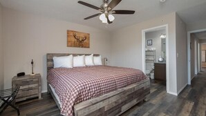 Apartamento (The Timberland - REMODELED - Everythi) | 3 dormitorios y wifi gratis
