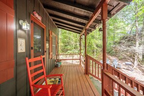 Terrace/patio - Unwind in Charming Mountain Retreat near Helen, Blue Ridge & Appalachian Trail (Blairsville)