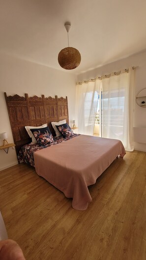 2 chambres, bureau, fer et planche à repasser, Wi-Fi gratuit