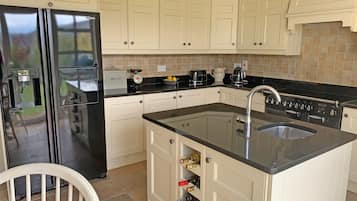 Microwave, dishwasher, cookware/dishes/utensils