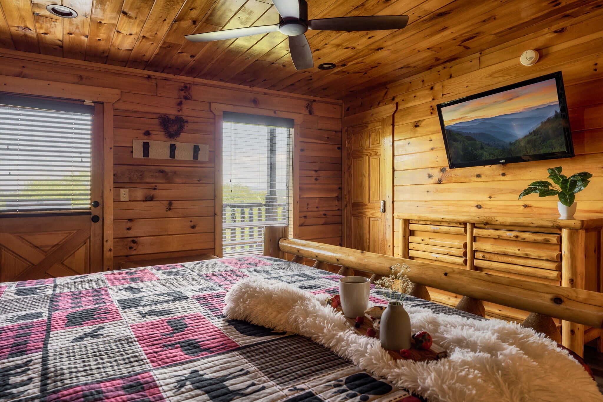 4 bedrooms, desk, iron/ironing board, free WiFi