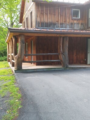 Exterior - Round Top: scenic , serene, beautiful....roomy (Round Top)