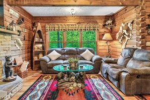 Smart TV, fireplace, Netflix, Hulu