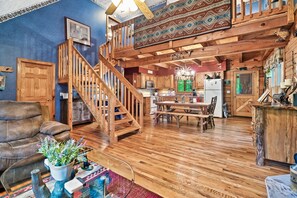 Smart TV, fireplace, Netflix, Hulu