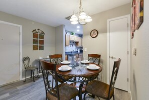 Huoneisto (Wine Cellar - Walk-out - REMODELED - ) | Ulkopuoli