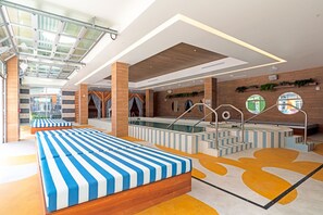 Indoor pool - Park Avenue Condos (Detroit)