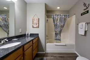 Apartment (Windy City Klassics - OPEN POOL - upd) | Badezimmer
