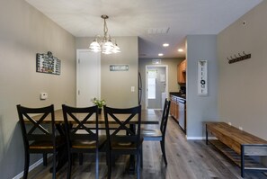 Condo (Windy City Sports - Minutes to Silver) | Private kitchen | Fridge, microwave, stovetop, dishwasher - Windy City Sports (Branson)