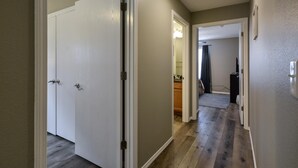 Room - Windy City Sports (Branson)
