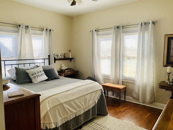 2 bedrooms, desk, iron/ironing board, free WiFi