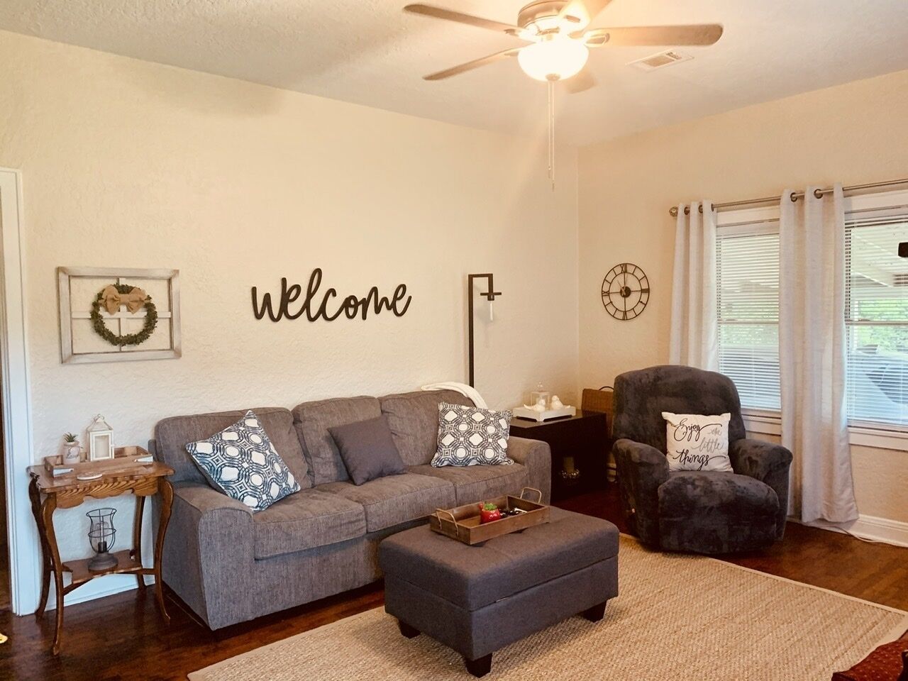 Cozy, Country Cottage close to Oaklawn Park and lakes, centrally located