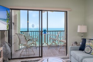 Smart TV, DVD player, books, stereo