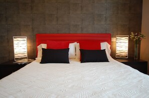 1 bedroom, travel cot, free WiFi, bed sheets