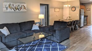Lägenhet (Whimsy Vibes - Side by side Condo's -) | Vardagsrum