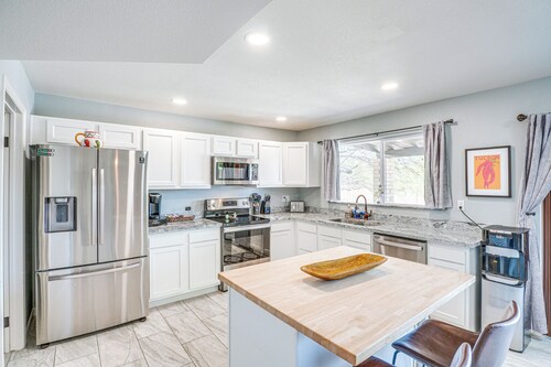 'Bear Canyon Casa' - Tucson Home Base w/ Mtn Views