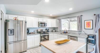 'Bear Canyon Casa' - Tucson Home Base w/ Mtn Views