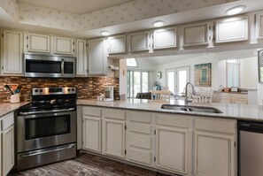 Condo (The GrandView Getaway- 2020 WEEKDAY P) | Private kitchen | Fridge, microwave, stovetop, dishwasher