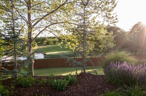 Condo (The GrandView Getaway- 2020 WEEKDAY P) | Property grounds