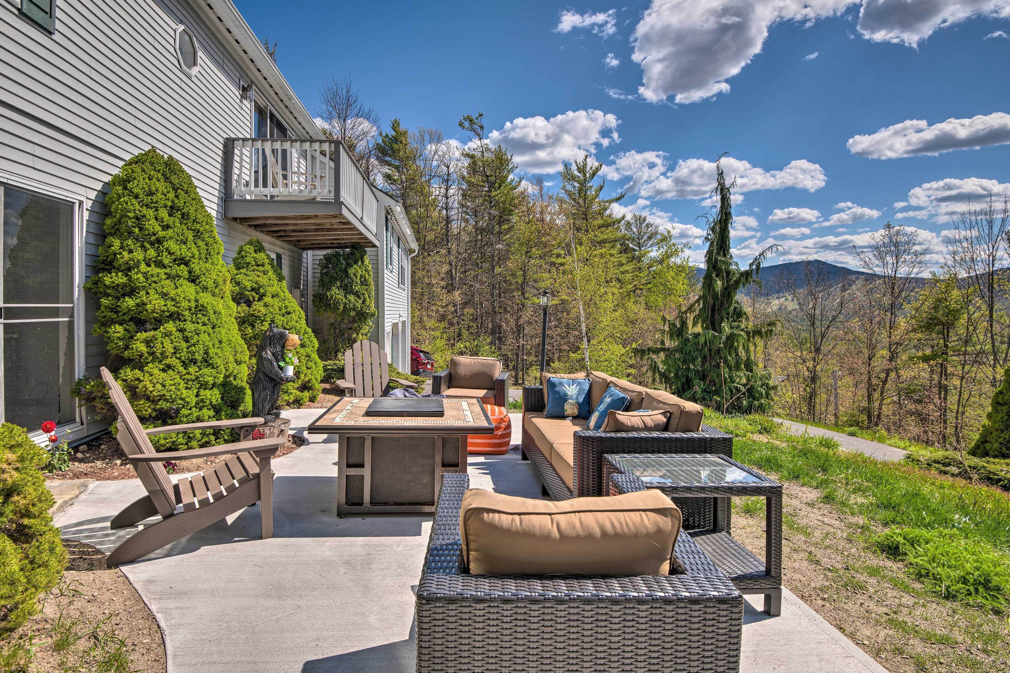 Spacious Gilford Home 2 Mi to Lake Winnipesaukee!