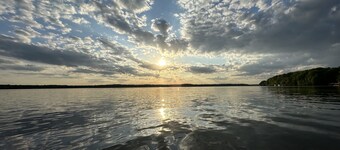 Lake Gaston Lyons creek 3 bedroom plus bunkbed loft 2 bathroom sleeps 10-12