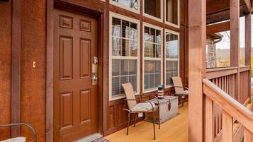 House (Bear Hug - Cabin comfort - OUTDOOR PO) | Exterior