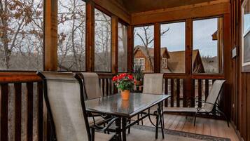 House (Bear Hug - Cabin comfort - OUTDOOR PO) | Exterior